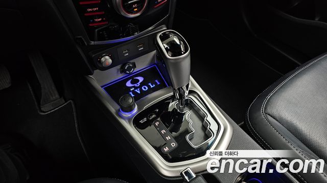 KG Mobility (SsangYong) Tivoli LX 2WD HI-DLX 2015 — фото 9
