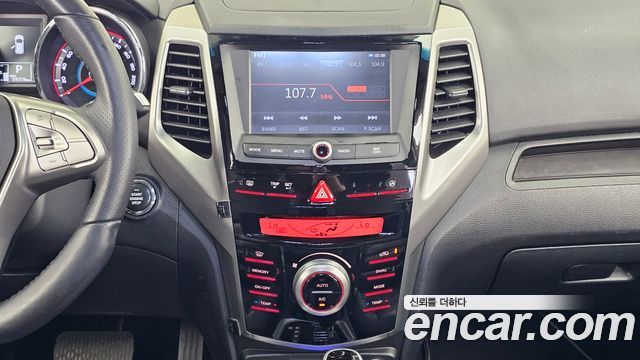KG Mobility (SsangYong) Tivoli LX 2WD HI-DLX 2015 — фото 13