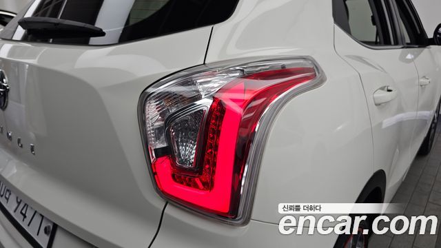 KG Mobility (SsangYong) Tivoli LX 2WD HI-DLX 2015 — фото 23