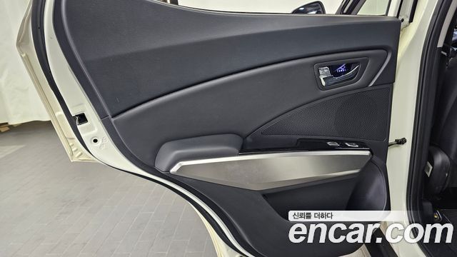 KG Mobility (SsangYong) Tivoli LX 2WD HI-DLX 2015 — фото 25