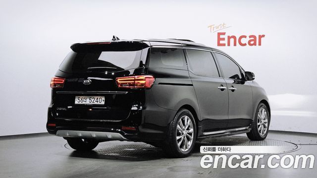 Kia Carnival 9-Seater Prstige 2019 — фото 2