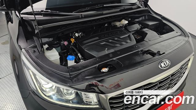 Kia Carnival 9-Seater Prstige 2019 — фото 6