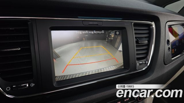 Kia Carnival 9-Seater Prstige 2019 — фото 18