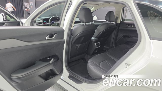 Kia K5 Hybrid (III) Prestige 2023 — фото 11