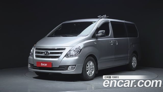 Hyundai Grand Starex 3-Seater VAN Smart