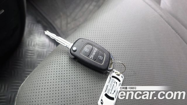 Hyundai Grand Starex 3-Seater VAN Smart 2016 — фото 17
