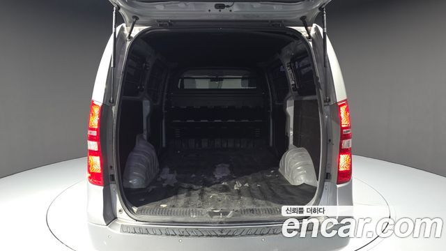 Hyundai Grand Starex 3-Seater VAN Smart 2016 — фото 18