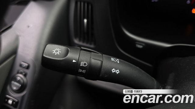Hyundai Grand Starex 3-Seater VAN Smart 2016 — фото 19