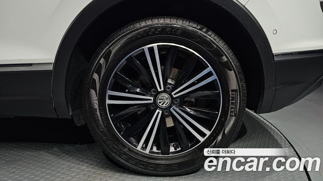 Volkswagen Tiguan (II) 2.0 TDI Prestige 2020 — фото 21
