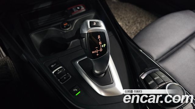 BMW 1 Series (F20) 118d Sport 5Door 2016 — фото 9