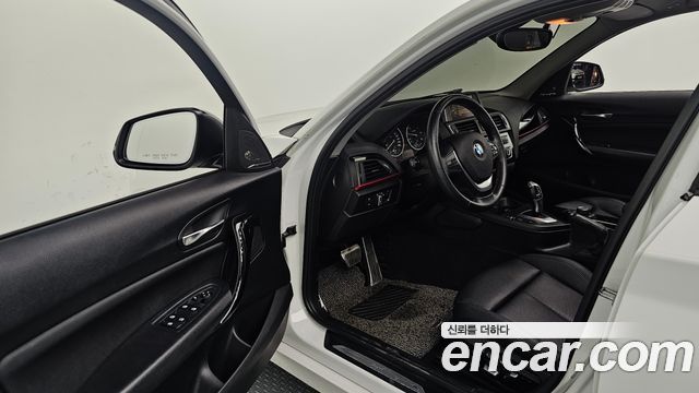 BMW 1 Series (F20) 118d Sport 5Door 2016 — фото 10