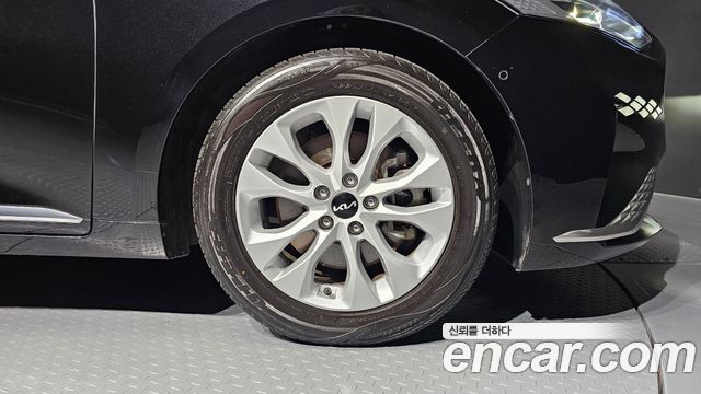 Kia K8 2.5 Gasoline 2WD Noblesse 2022 — фото 21