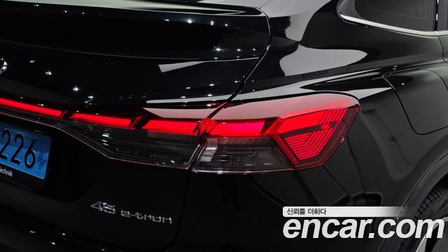 Audi Q4 e-tron (F4) 45 Premium Sportback 2026 — фото 23