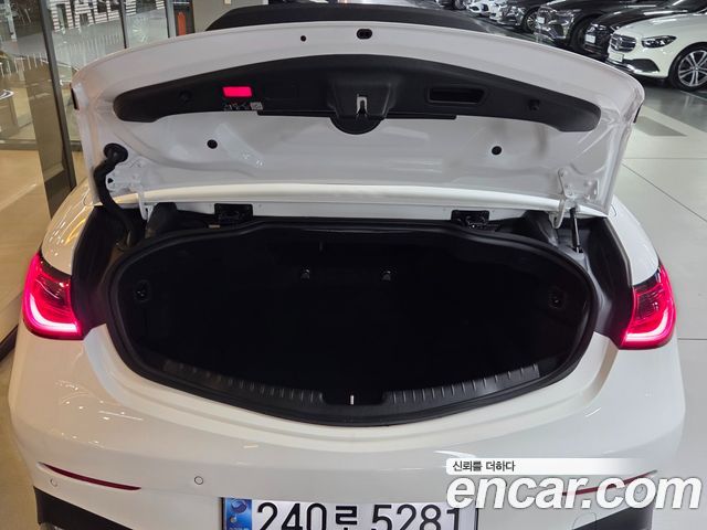 Mercedes-Benz CLE-Class (C236) CLE450 4MATIC Cabriolet 2024 — фото 6