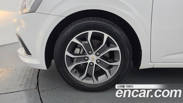 Chevrolet Aveo Sedan 1.4 Turbo LT 2017 — фото 5