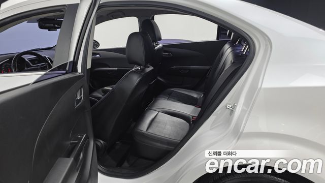 Chevrolet Aveo Sedan 1.4 Turbo LT 2017 — фото 11