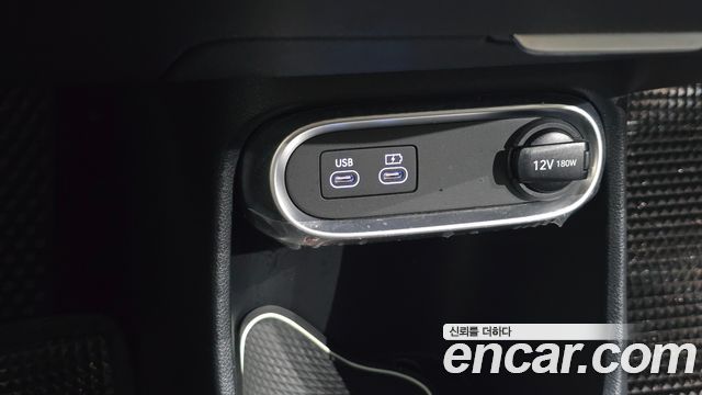 Genesis GV60 Standard 2022 — фото 13