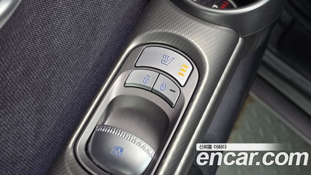 Genesis GV60 Standard 2022 — фото 29