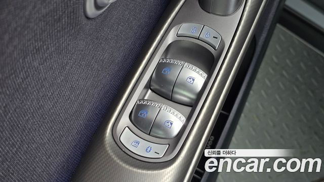 Genesis GV60 Standard 2022 — фото 37