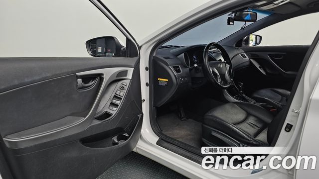 Hyundai Avante 1.6 GDi Smart Standard 2014 — фото 10