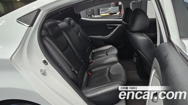 Hyundai Avante 1.6 GDi Smart Standard 2014 — фото 11