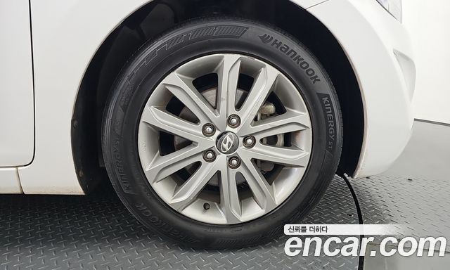 Hyundai Avante 1.6 GDi Smart Standard 2014 — фото 21