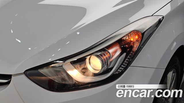 Hyundai Avante 1.6 GDi Smart Standard 2014 — фото 22