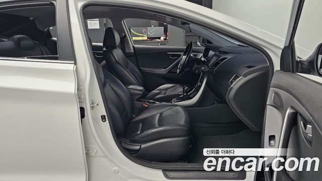 Hyundai Avante 1.6 GDi Smart Standard 2014 — фото 26