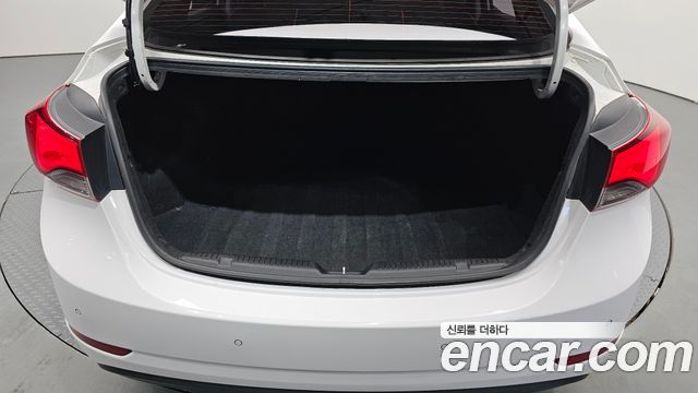 Hyundai Avante 1.6 GDi Smart Standard 2014 — фото 30
