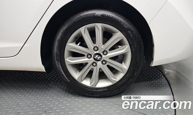 Hyundai Avante 1.6 GDi Smart Standard 2014 — фото 31