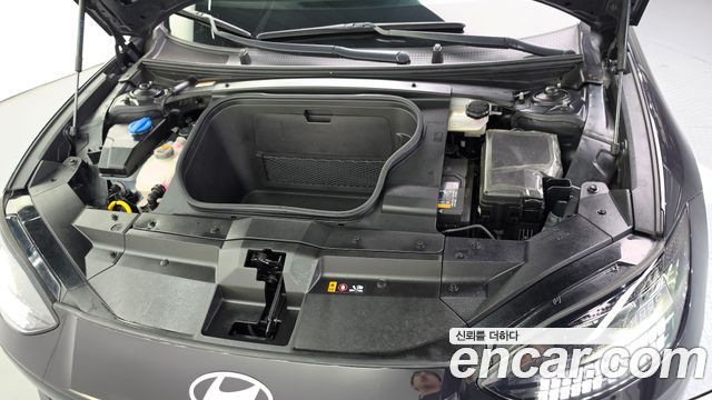 Hyundai Ioniq 6 Long Range Exclusive + 2023 — фото 6