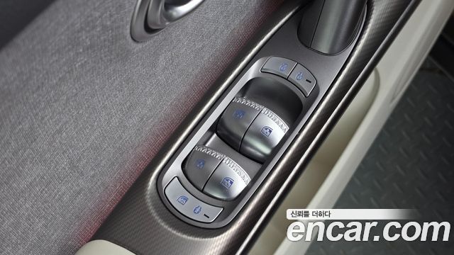 Genesis GV60 Standard 2022 — фото 35