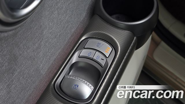 Genesis GV60 Standard 2022 — фото 36
