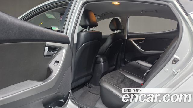 Hyundai Avante 1.6 GDi Style 2014 — фото 28