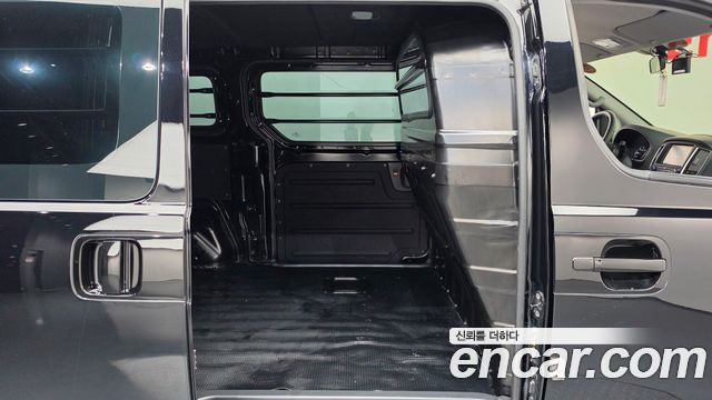 Hyundai Grand Starex Van 3-Seater Smart 2019 — фото 11