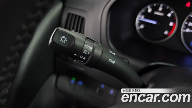Hyundai Grand Starex Van 3-Seater Smart 2019 — фото 18