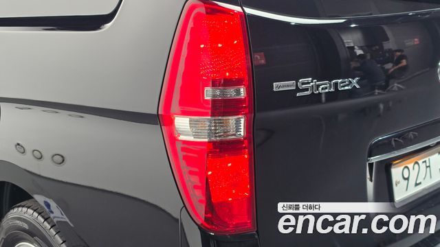 Hyundai Grand Starex Van 3-Seater Smart 2019 — фото 23