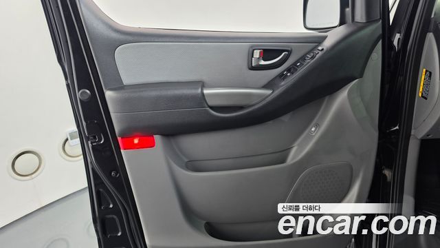 Hyundai Grand Starex Van 3-Seater Smart 2019 — фото 24