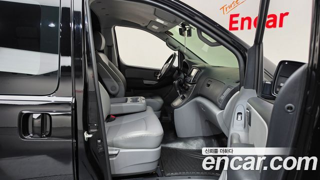 Hyundai Grand Starex Van 3-Seater Smart 2019 — фото 26