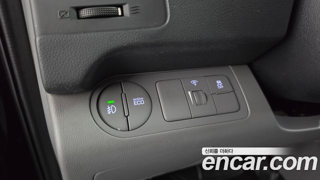 Hyundai Grand Starex Van 3-Seater Smart 2019 — фото 27