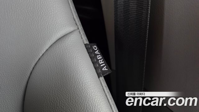 Hyundai Grand Starex Van 3-Seater Smart 2019 — фото 30