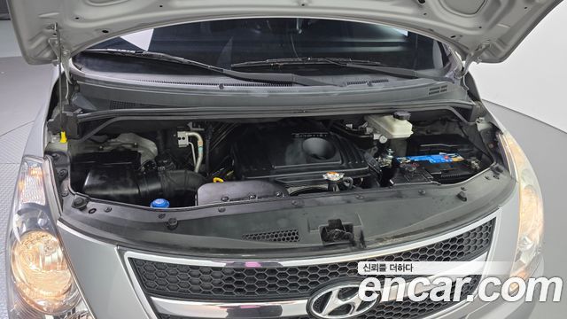Hyundai Grand Starex 12-Seater Wagon CVX Deluxe 2014 — фото 6
