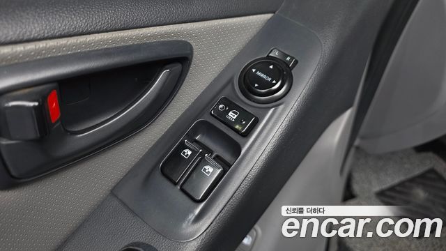 Hyundai Grand Starex 12-Seater Wagon CVX Deluxe 2014 — фото 11