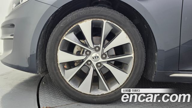 Kia K5 (II) 2.0 MX Prestige 2016 — фото 21
