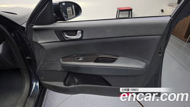 Kia K5 (II) 2.0 MX Prestige 2016 — фото 24