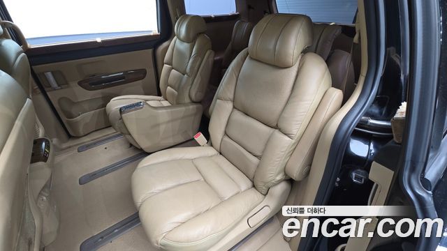 Kia Carnival 9-seater Hi-Limousine Prestige 2016 — фото 11