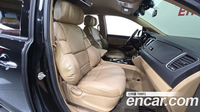Kia Carnival 9-seater Hi-Limousine Prestige 2016 — фото 13