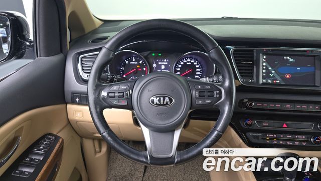 Kia Carnival 9-seater Hi-Limousine Prestige 2016 — фото 14