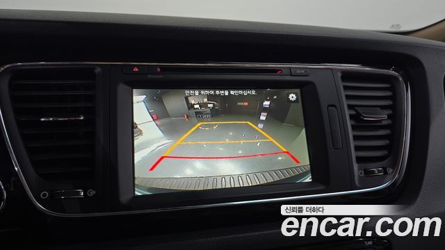 Kia Carnival 9-seater Hi-Limousine Prestige 2016 — фото 16