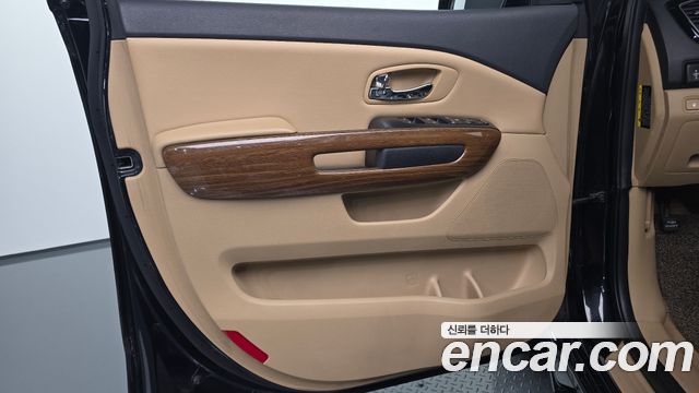 Kia Carnival 9-seater Hi-Limousine Prestige 2016 — фото 24